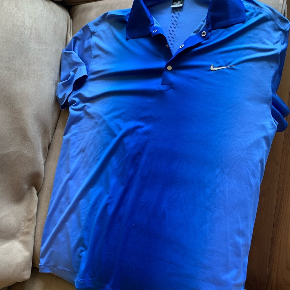 Tiger Woods golf shirt Medium - Picture 1 of 2